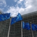 La UE introduce hoy normas que obligan que en diez años, los vehículos alcancen un 25 % de plastico reciclado.