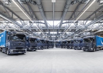 Amazon incorpora sus primeros camiones eléctricos eActros 600 a su red de transporte en Alemania