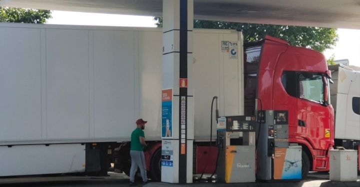 Bruselas autoriza la prórroga de la ayuda de 20 céntimos por litro para los transportistas