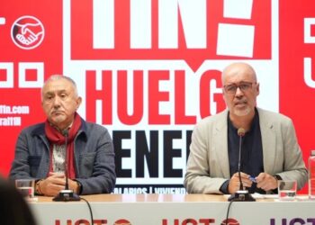 CCOO y UGT exigen subir el salario mínimo a 1.306 euros en 2027 antes de las elecciones