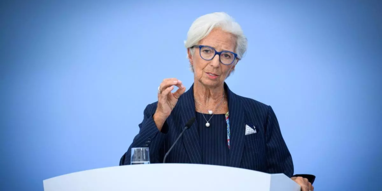 El Foro de Davos baraja nombrar presidenta a Lagarde en noviembre y acelera la sucesión en el BCE