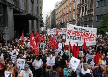 El movimiento socialista gana visibilidad en la calle y cuestiona la estrategia del Frente Amplio