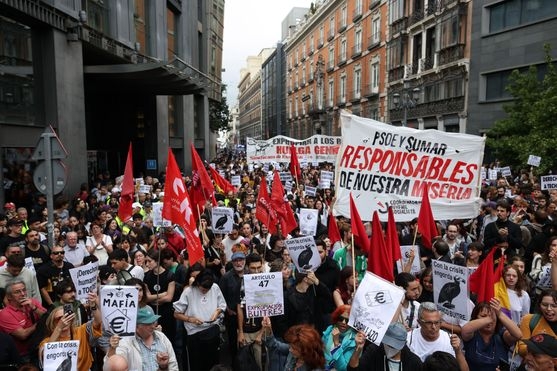 El movimiento socialista gana visibilidad en la calle y cuestiona la estrategia del Frente Amplio