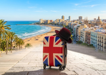El turismo británico seguirá siendo clave para España en 2027, aunque las reservas se retrasan
